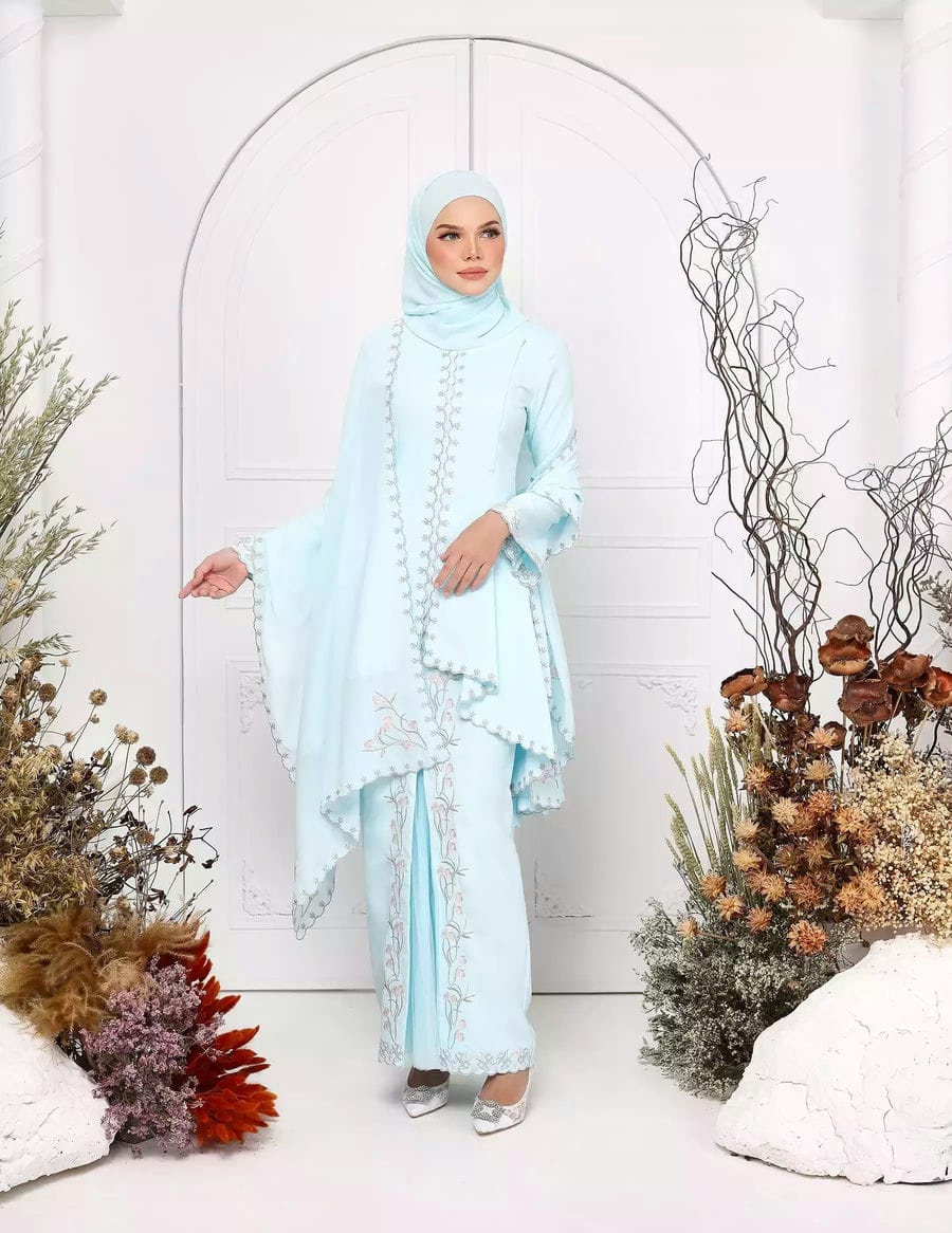 Kebaya baby hot sale blue hijab